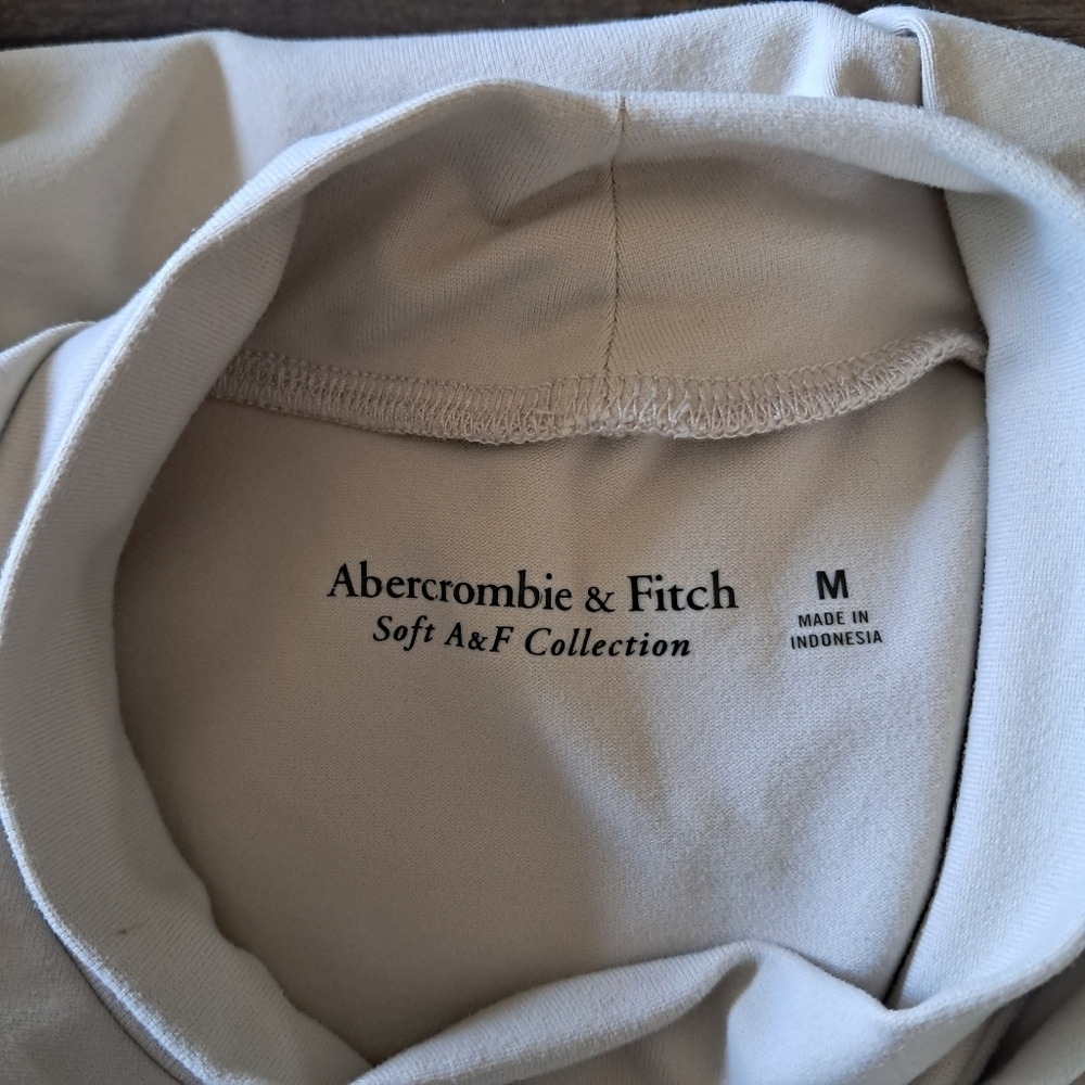 Abercrombie & Fitch Soft A&F Bodysuit Size Medium Long Sleeve Mesh Cream - Picture 7 of 8